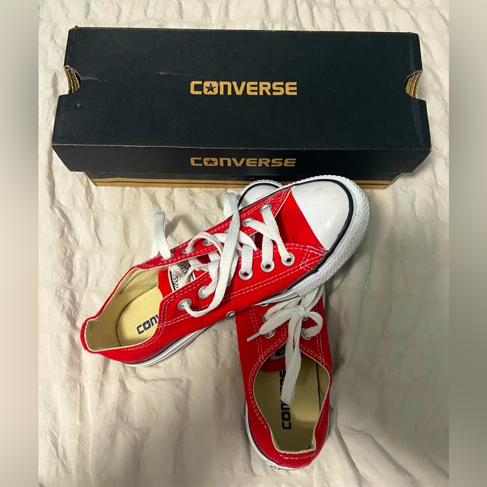 Converse All Stars
Ox Red
